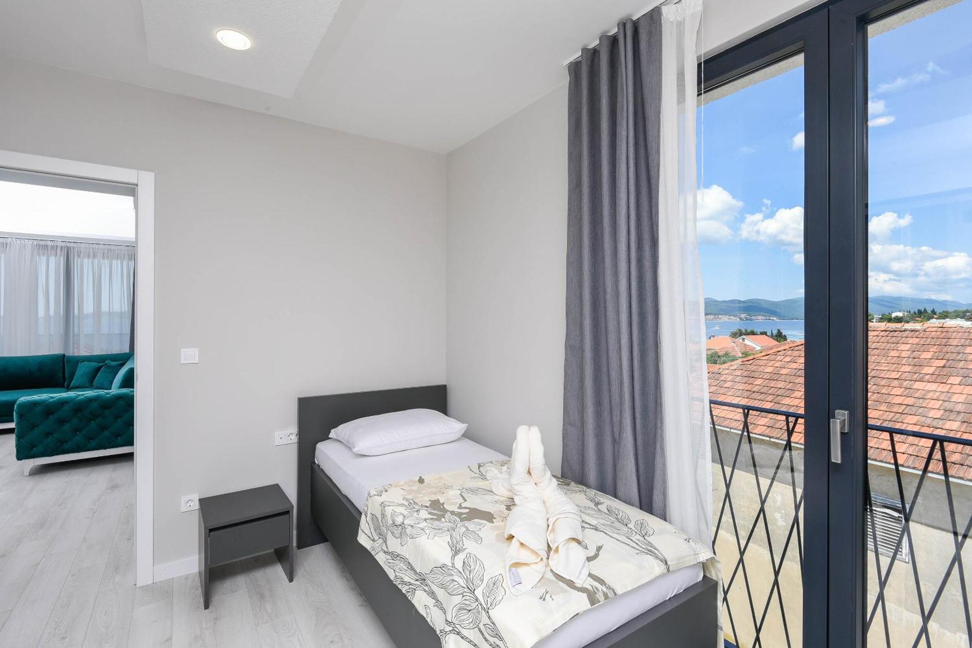 Sunny Day Luxury Holiday Apartments Оребич Экстерьер фото